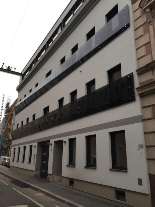 New - 10 Min Downtown Viena
